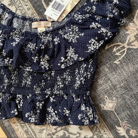 BOG Collective NWT Blue Floral Smocked Crop Off Shoulder Ruffle Blouse Top Small - Picture 3 of 4
